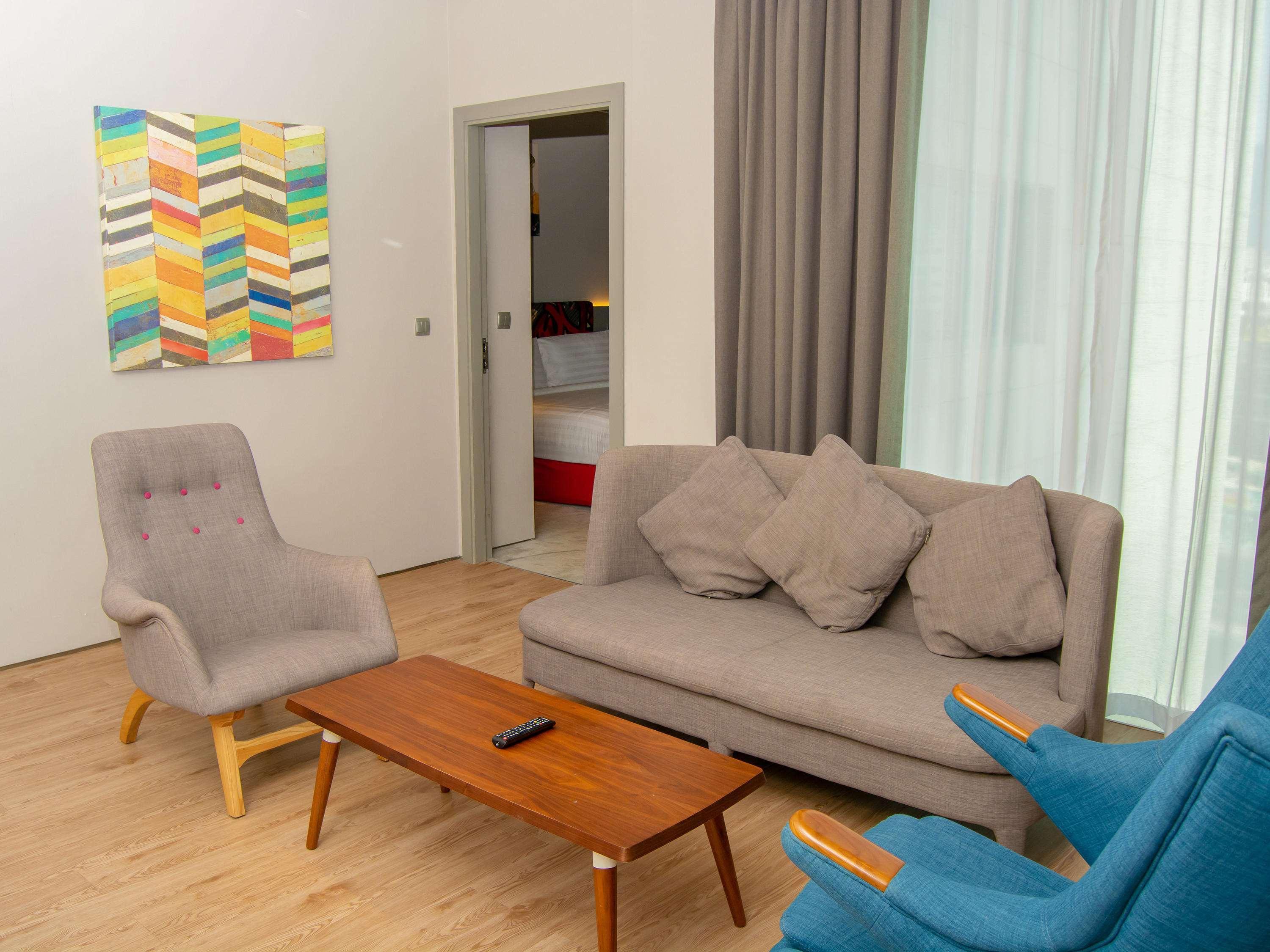 Ibis Styles Dubai Jumeira Экстерьер фото
